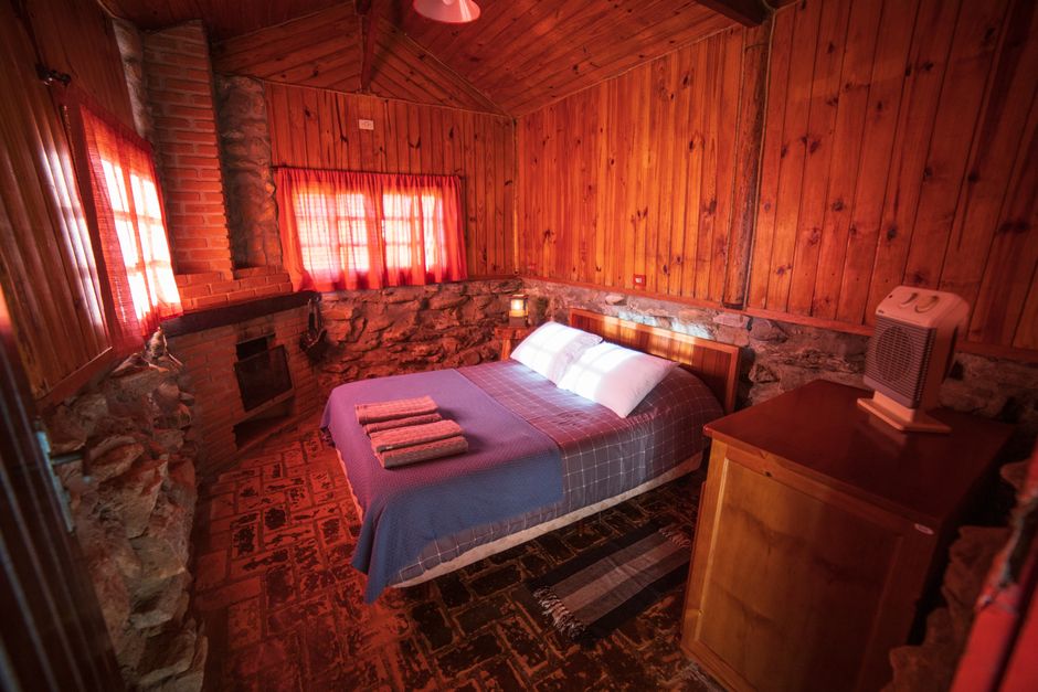 Interior de madera de la Cabaña Sabina